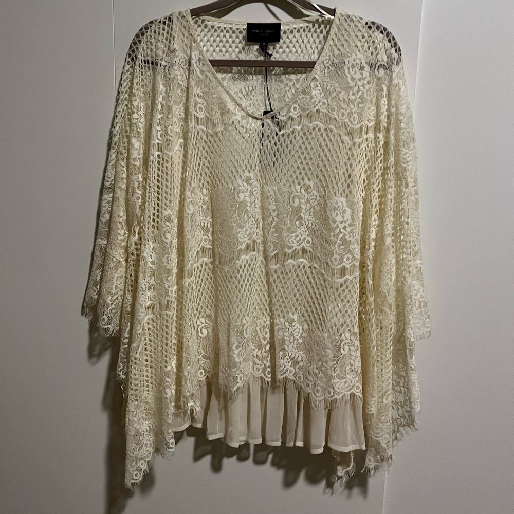Romeo & Juliet Couture Cream Lace Blouse
